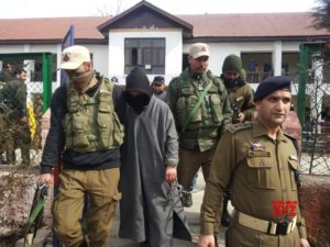 Police arrests 3 terrorist associates in Kashmir – Indian Defence Research Wing