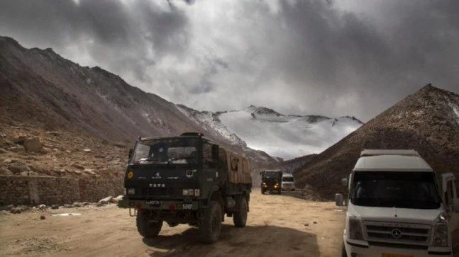 Chinese fighters flying 30 kms from Eastern Ladakh, India keeps a close eye – Indian Defence Research Wing