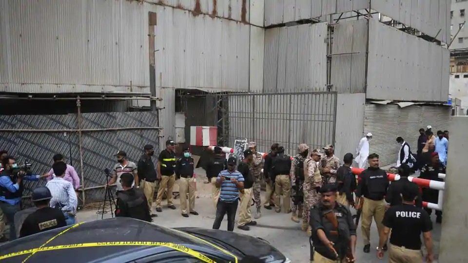 Gunmen storm into stock exchange in Pakistan’s Karachi, six dead – Indian Defence Research Wing