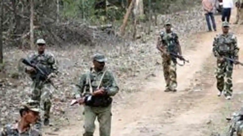 Maoists open fire on CAF camp , one jawan killed – Indian Defence Research Wing