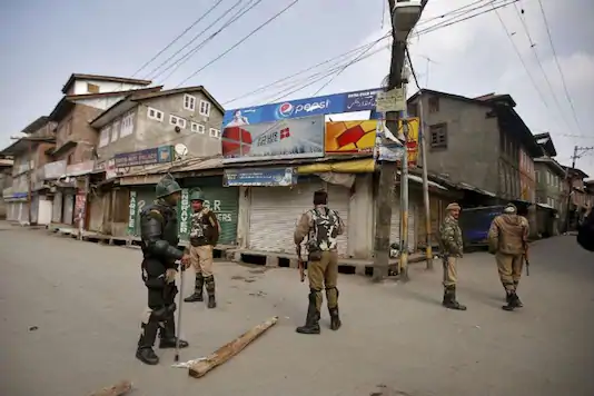 Militant Affiliated to Al-Badr Outfit ‘Rescued’ in Kashmir, Says Police – Indian Defence Research Wing