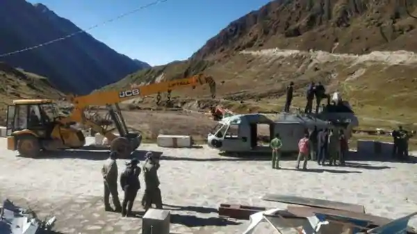 Chinook helicopter takes off from Kedarnath with debris of IAF’s MI-17 helicopter – Indian Defence Research Wing