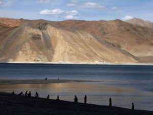 Govt refutes media report on Chinese troops occupying positions on Pangong Tso Finger 2 and 3 – Indian Defence Research Wing