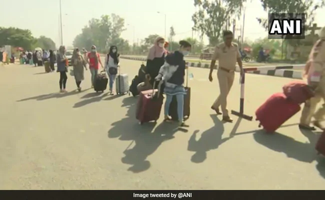 Over 400 Stranded Pak Nationals Leave India Via Attari Wagah Border – Indian Defence Research Wing
